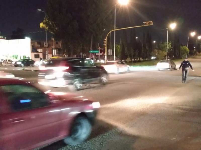Semáforos descompuestos en cruce avenidas Margaritas y Nacional