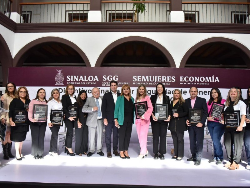 Semujeres entrega distintivos a empresas por inclusión de genero