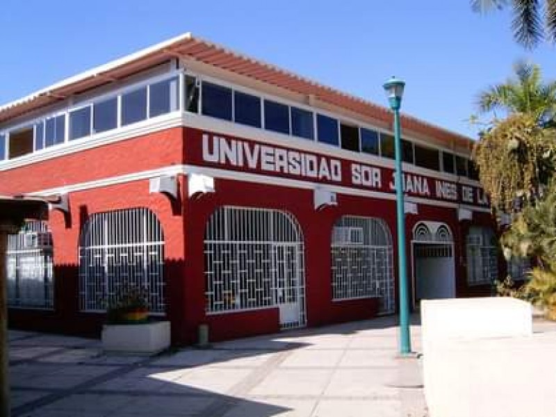 Señalan a Universidad particular por la retención de documentos