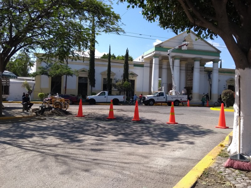 Señalan espacios para comerciantes en el Panteón Municipal