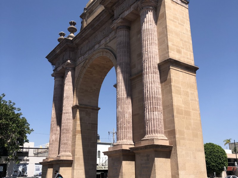 Señalan raperos operativo desmedido en Arco de la Calzada