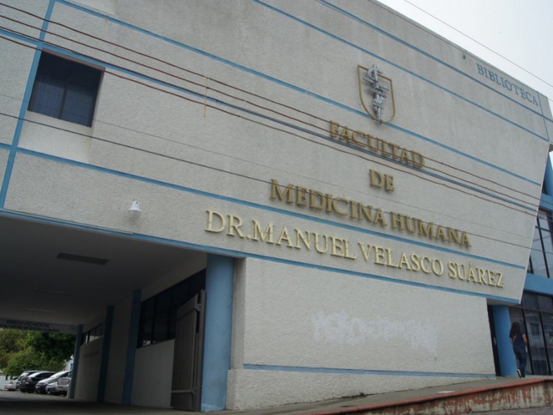 Separan temporalmente a siete docentes de medicina en la UNACH