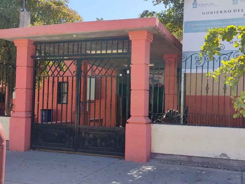 SEPyC soluciona drenajes colapsados en escuelas de Ahome