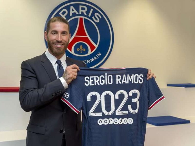 Sergio Ramos fue presentado con el PSG