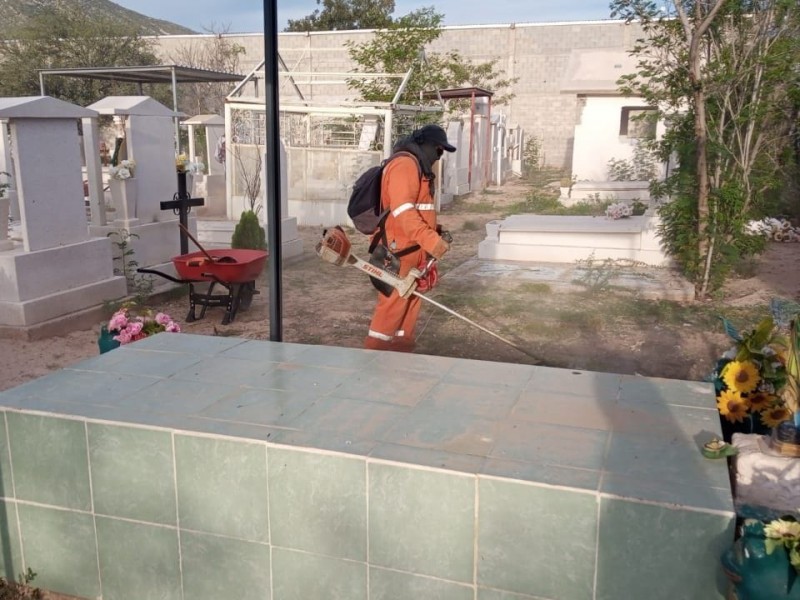 Servicios Públicos última limpieza en panteones de Mazatlán