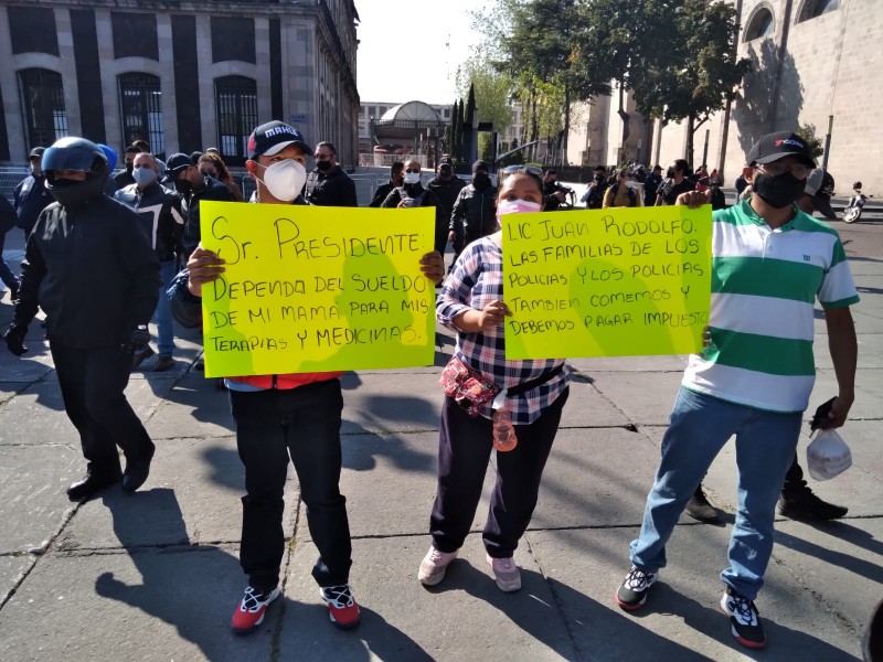Servidores públicos del ayuntamiento de Toluca Exigen pagos atrasados