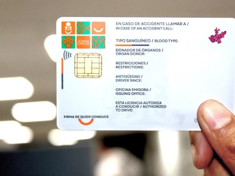 Setran presenta la nueva licencia de conducir bilingüe