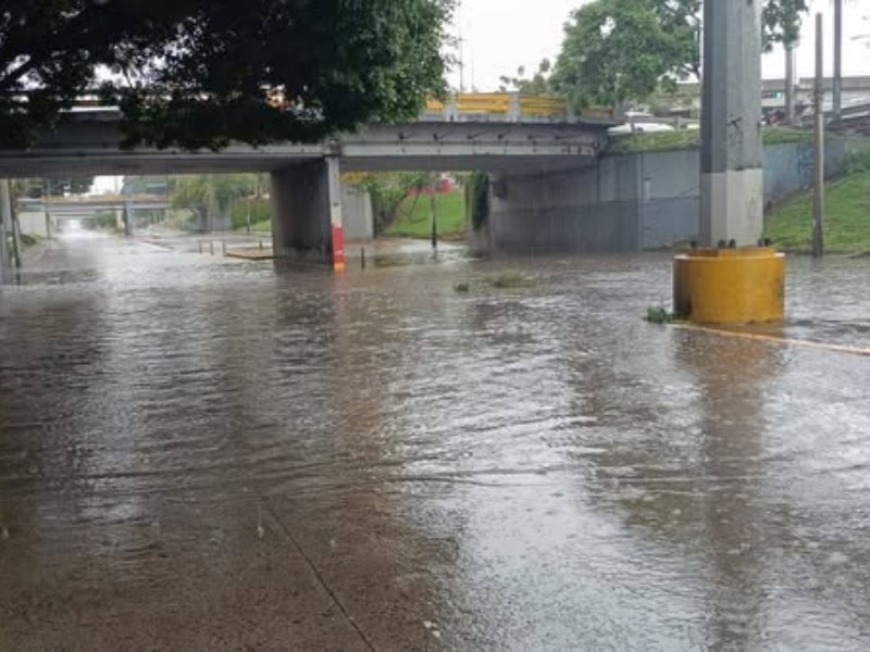 Severos daños deja tormenta vespertina en Guadalajara