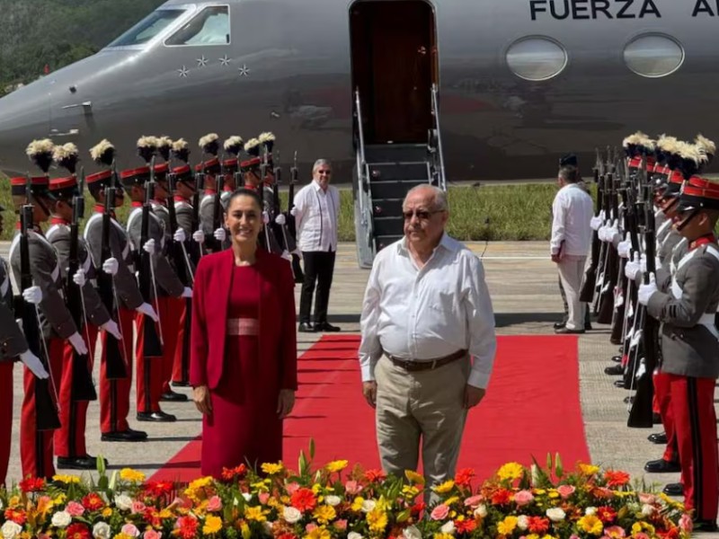 Sheinbaum llega a Guatemala para reunión con Arévalo