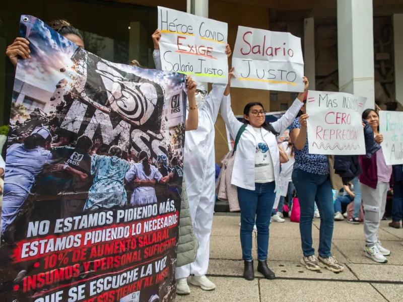 Sheinbaum rechaza crisis en sector salud, pero admite carencias en el sistema