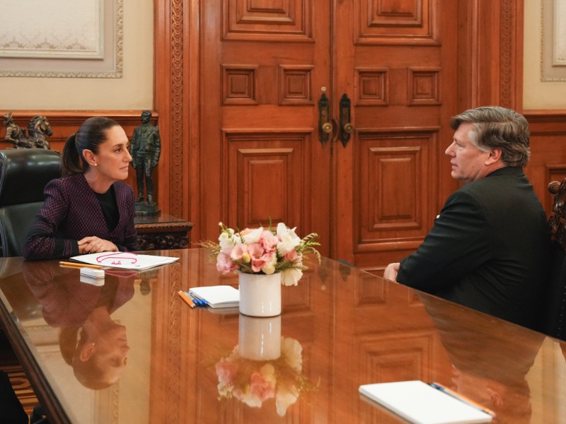 Sheinbaum y subsecretario de Estados Unidos abordan crisis migratoria