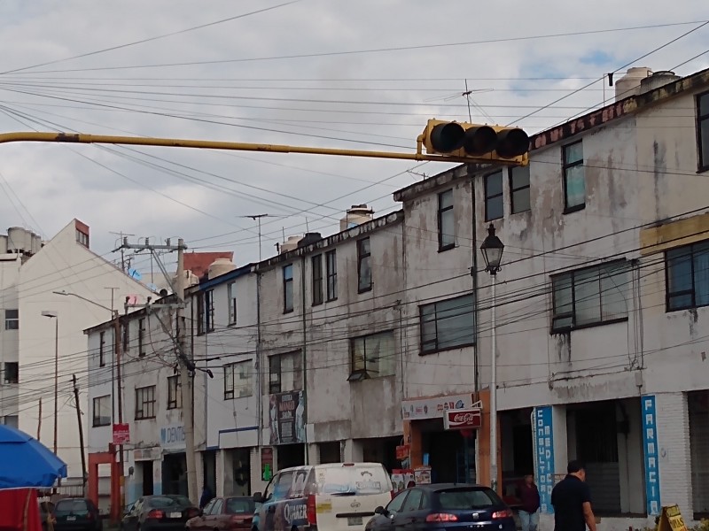 Sin funcionar semáforos en colonia Volcanes