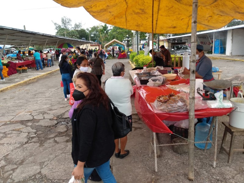 Si habrá Tianguis Regional de Todos Santos en Tuxpan