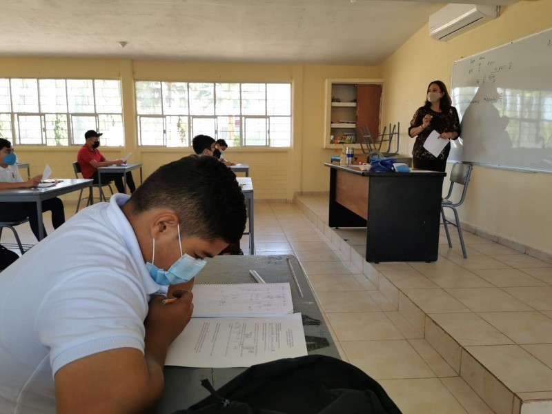 Si hay contagio en escuelas, planteles seguirán abiertos