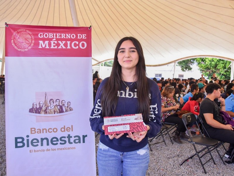 Si recibirán beca Benito Juárez alumnos de Preparatoria 1