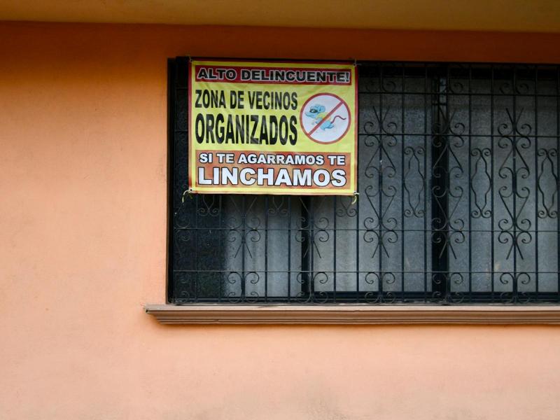 “Si te agarramos, te linchamos”: vecinos de Xalapa se blindan contra robos