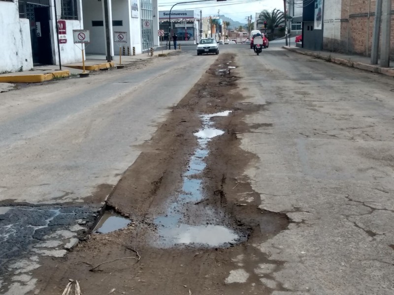 SIAPA  deja inconclusa obra en calle Fresno