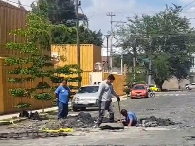 Siapa repara socavones reportados por Meganoticias en Lomas del Paraíso