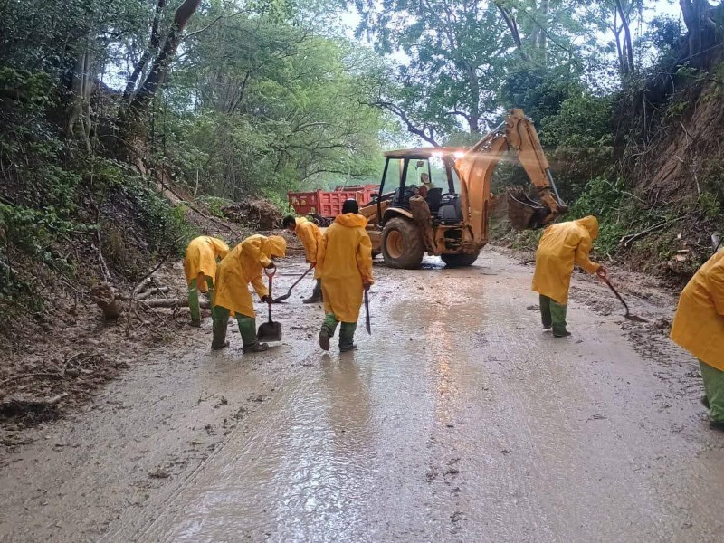 SICT atiende deslave en tramo Alazán–Tantoyuca