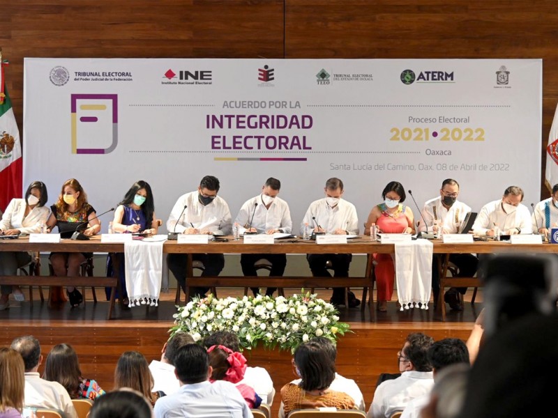 Signan pacto para elecciones con certeza, paz y credibilidad