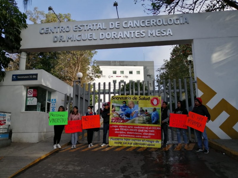 Reclaman desabasto de medicamentos oncológicos en Veracruz