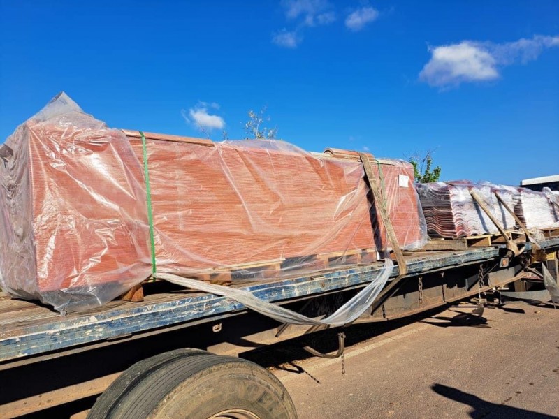 Sigue llegando material de construcción en la zona norte