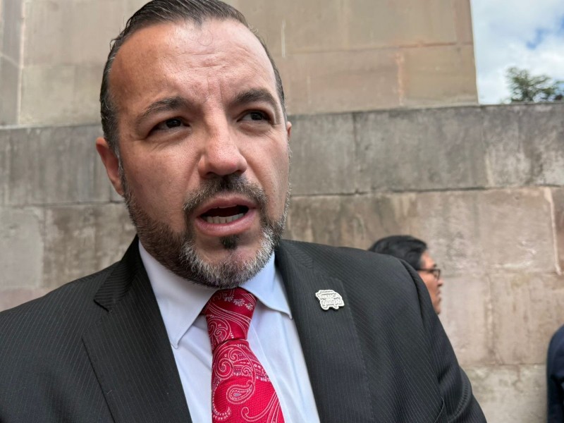 Sigue prófugo automovilista que balea a manifestantes en Toluca: Justo Núñez
