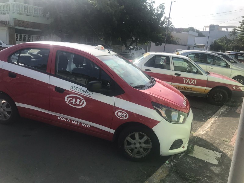 Sigue sin repuntar los servicios de taxis en Veracruz