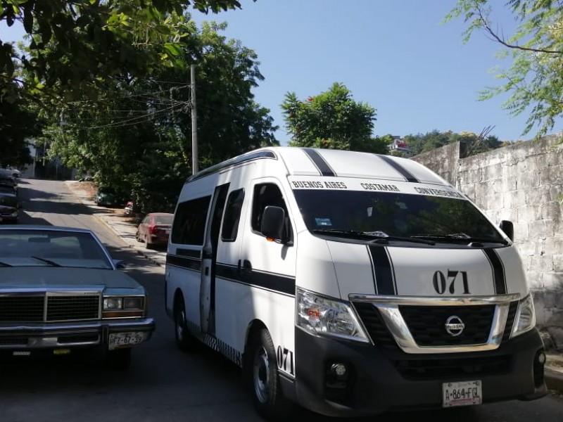 Sigue sin respetarse aforo en transporte público