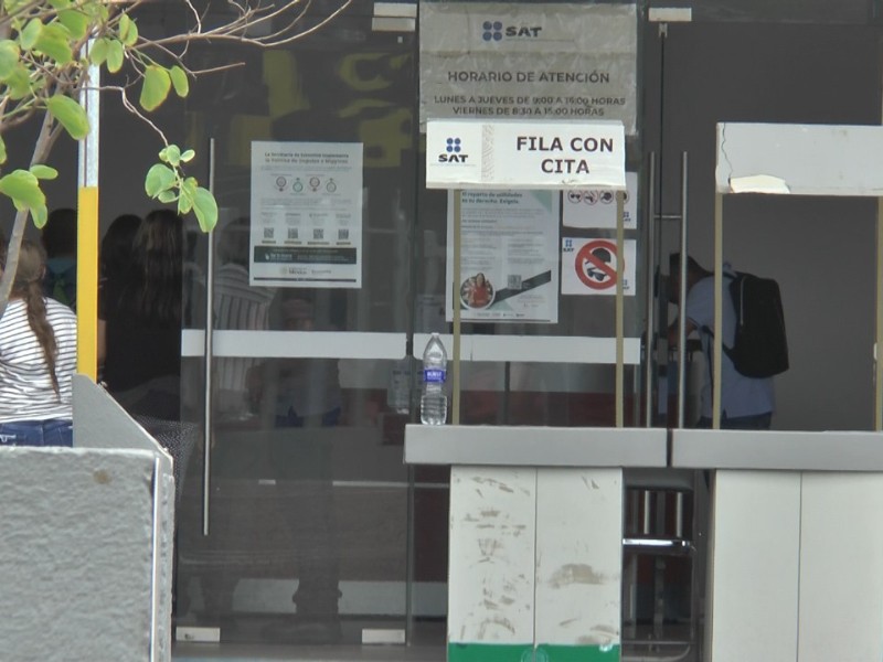 Siguen denuncias de usuarios ante mala atención en el SAT