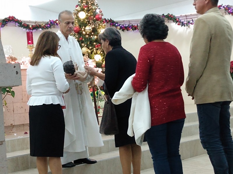 Siguen guaymenses tradición de adorar al niño Dios