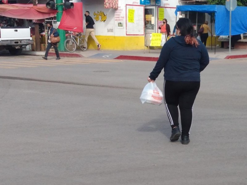 Siguen haciendo uso de bolsas plásticas en Empalme