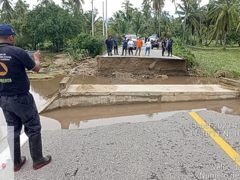 Siguen incomunicados 25 poblados de Costa Grande por “Max”