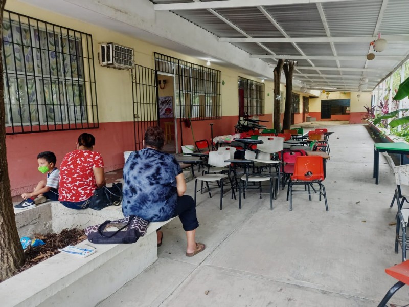 Siguen las clases virtuales en escuelas de Tuxpan