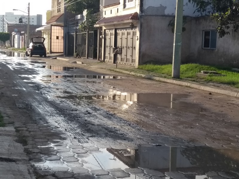 Siguen los encharcamientos en la colonia El Faro