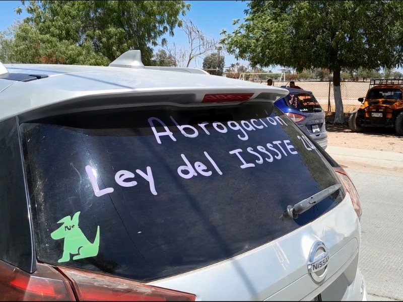 Siguen manifestaciones magisteriales en Navojoa: realizan caravana