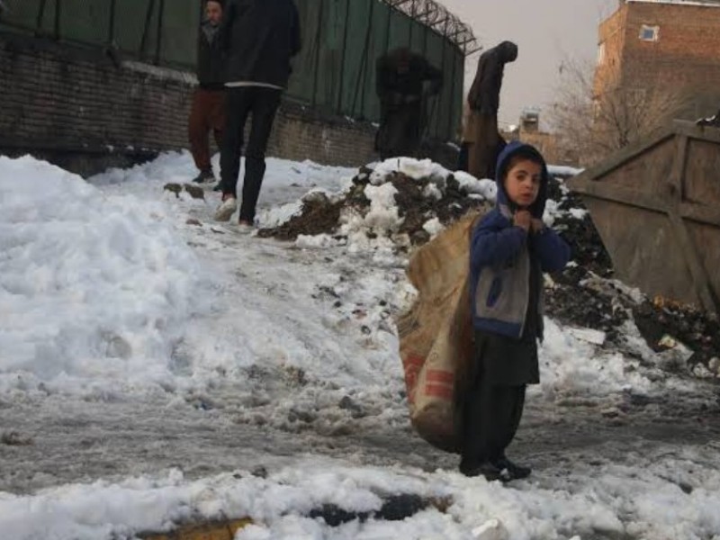 Siguen muertes por frío en Afganistán