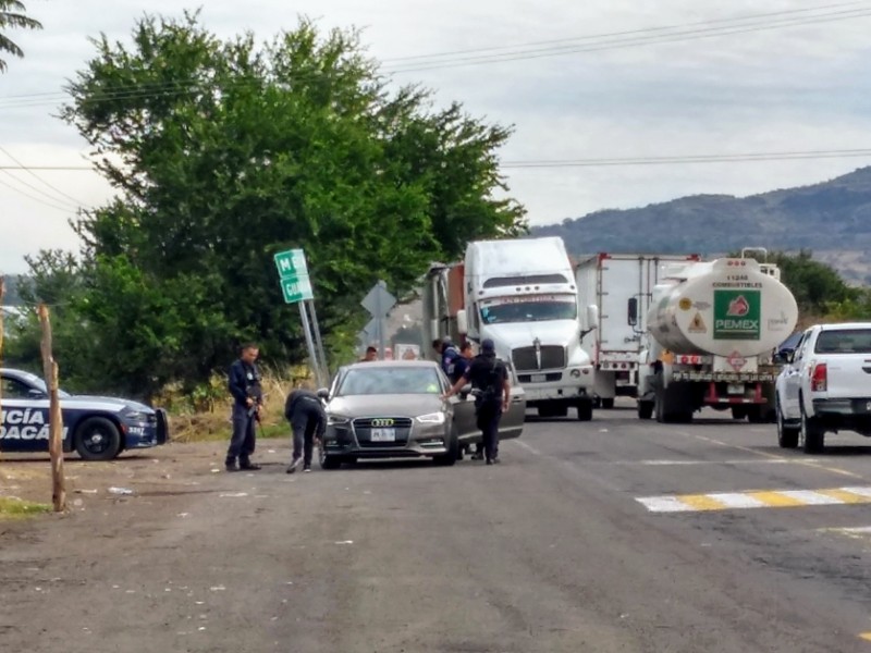 Siguen operativos de seguridad en carreteras michoacanas