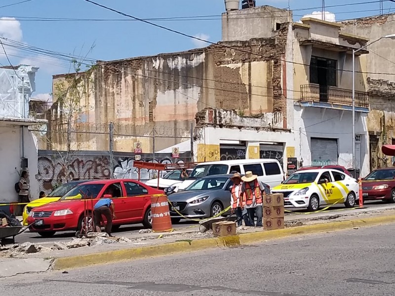 Siguen padeciendo por obras en avenida Revolución