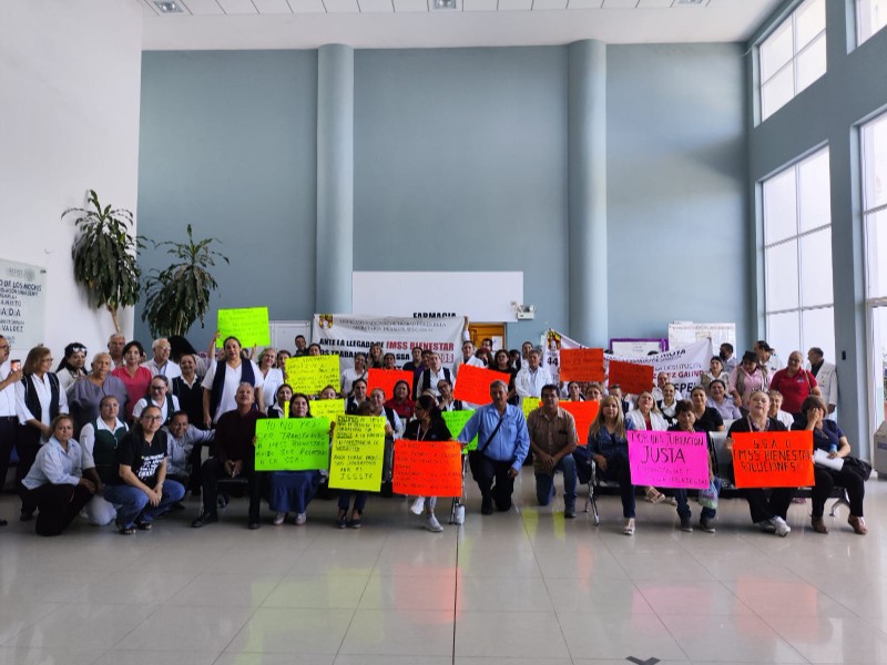 Siguen protestas contra IMSS Bienestar; exigen prestaciones e insumos médicos