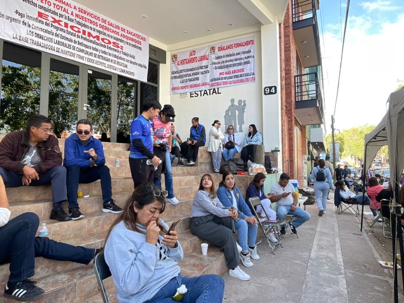Siguen protestas de la Sección 39 del SNTSA; cierran instalaciones de IMSS-Bienestar