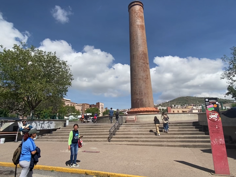 Siguen revisando daños estructurales en Plaza Bicentenario