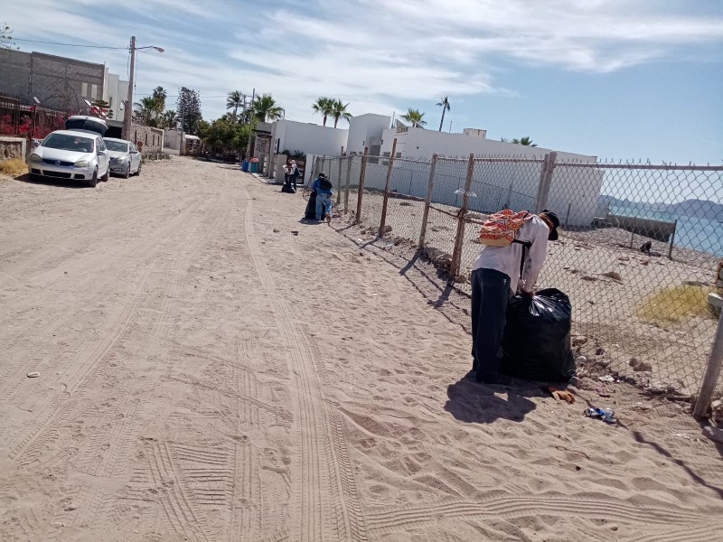 Siguen trabajos de limpieza en playas de San Carlos