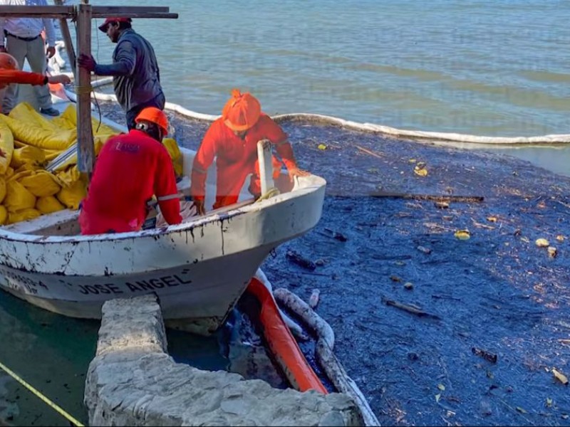 Siguen trabajos de saneamiento tras derrame de hidrocarburo Siguen trabajos de saneamiento tras derrame de hidrocarburo