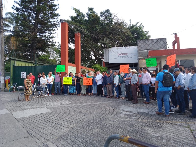 SIMEV toma oficinas de la SEV tras incumplimiento de acuerdos