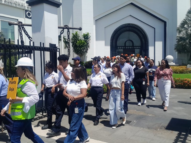 Simulacro en Veracruz con la participación de 120 personas