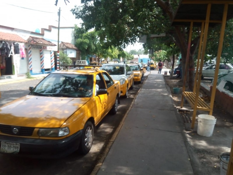 Sin actualización tarifario de taxistas