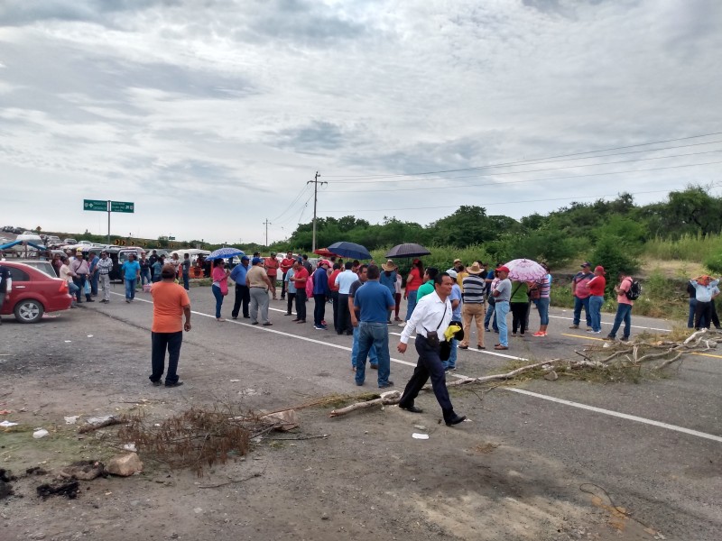 Sin acuerdo; persiste bloqueo en el caracol