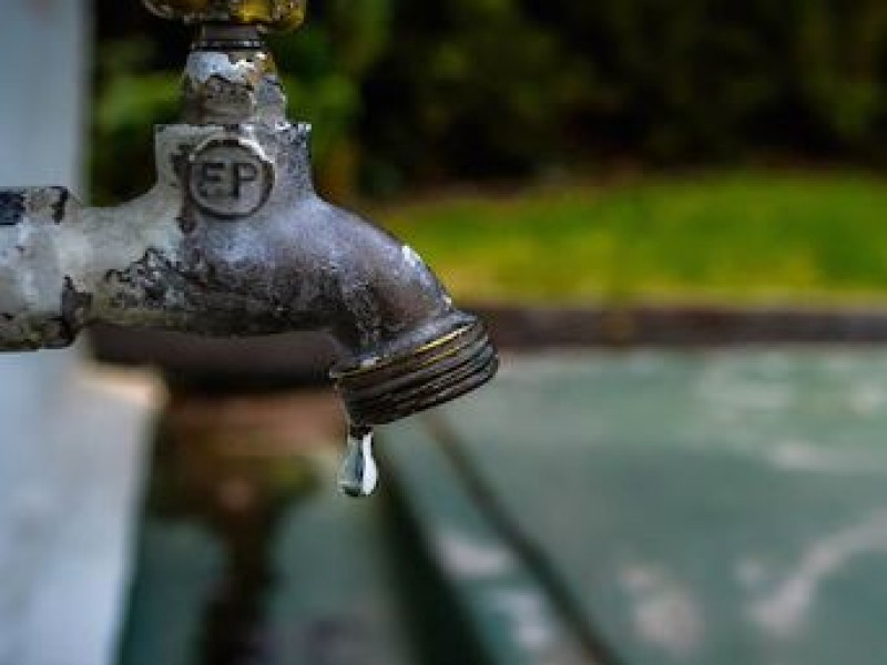 Sin agua 17 colonias de Zapopan por instalación de entronque