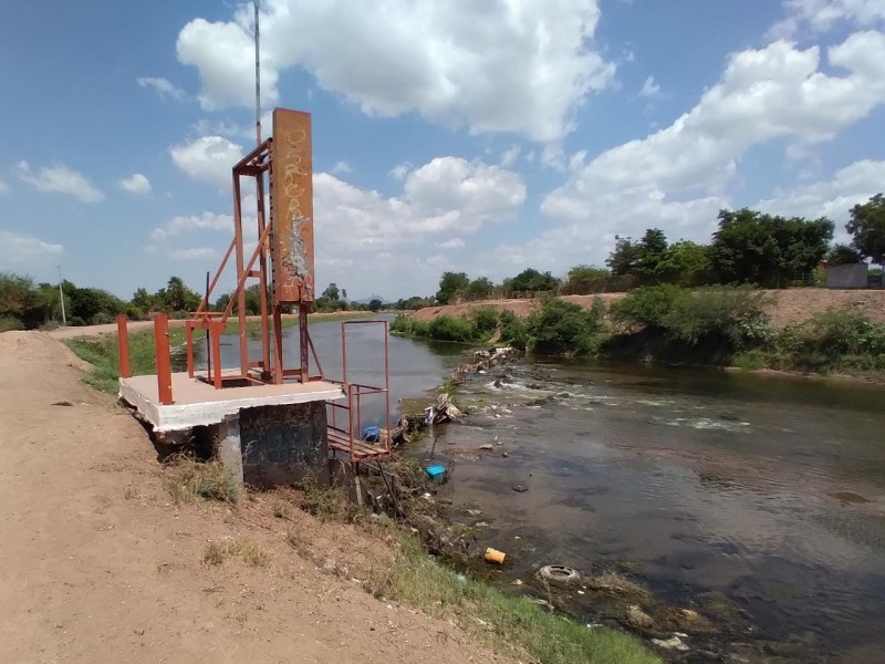 Sin agua los vecinos de la colonia Villa bonita